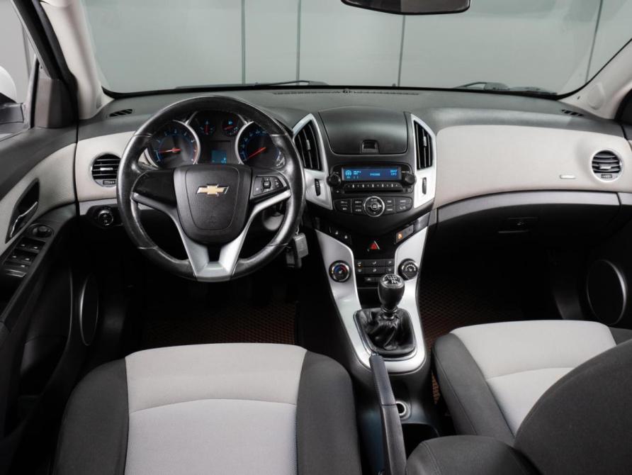 Chevrolet Cruze I Рестайлинг Тюмень  - изображение 6