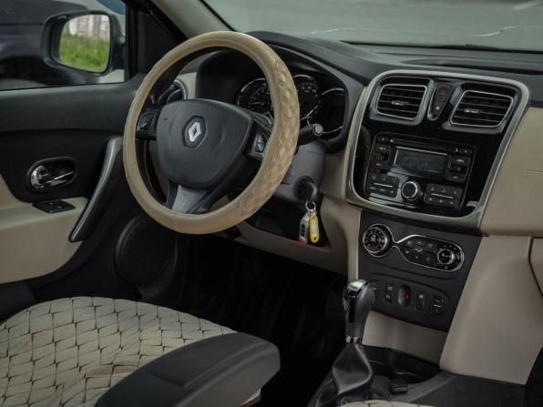 Renault Logan II с пробегом 2016 года, цена 650 000 рублей, 215300 км, седан, Автокод Объявления