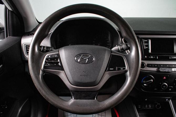 Hyundai Solaris II с пробегом 2018 года, цена 719 000 рублей, 217600 км, седан, Автокод Объявления