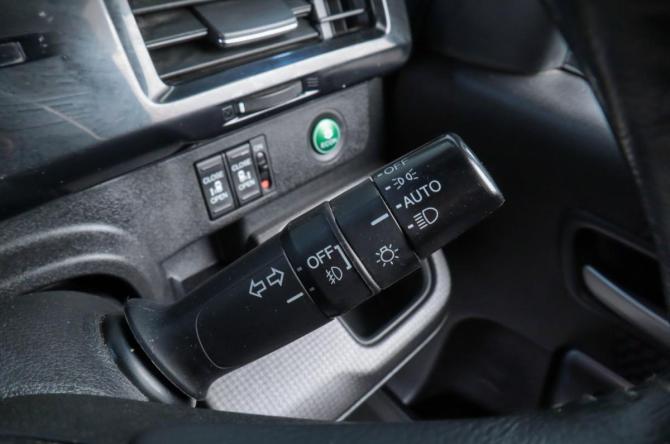 Honda Stepwgn V с пробегом 2016 года, цена 1 489 000 рублей, 292361 км, минивэн, Автокод Объявления