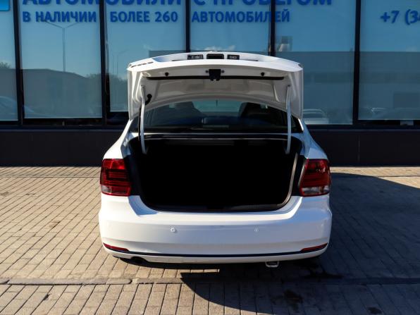 Volkswagen Polo V Рестайлинг с пробегом 2019 года, цена 1 397 000 рублей, 57292 км, седан, Автокод Объявления