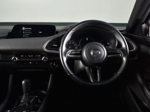 Mazda 3 IV (BP) с пробегом 2020 года, цена 1 869 995 рублей, 60669 км, хэтчбек, Автокод Объявления