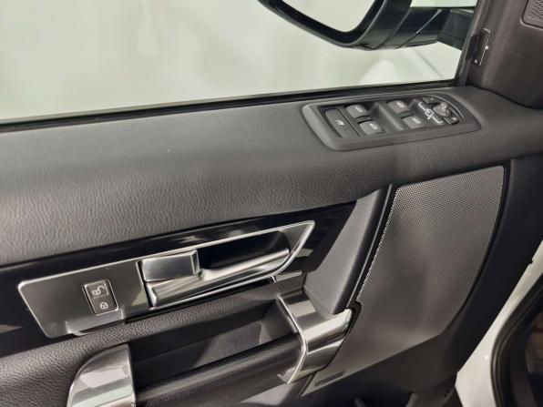 Land Rover Discovery IV Рестайлинг с пробегом 2015 года, цена 2 550 000 рублей, 192348 км, внедорожник, Автокод Объявления