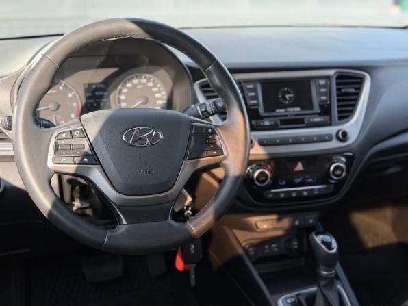 Hyundai Solaris II с пробегом 2018 года, цена 1 497 000 рублей, 126350 км, седан, Автокод Объявления