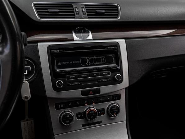 Volkswagen Passat B7 с пробегом 2014 года, цена 1 210 000 рублей, 238051 км, седан, Автокод Объявления
