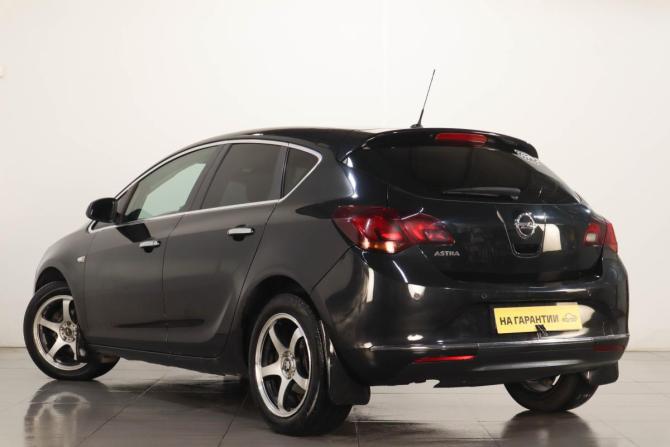 Opel Astra J Рестайлинг с пробегом 2013 года, цена 729 000 рублей, 218000 км, хэтчбек, Автокод Объявления
