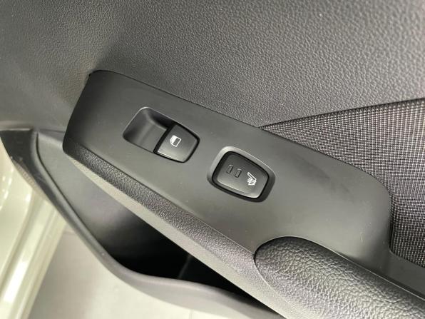 Hyundai Solaris II с пробегом 2017 года, цена 1 235 000 рублей, 149599 км, седан, Автокод Объявления