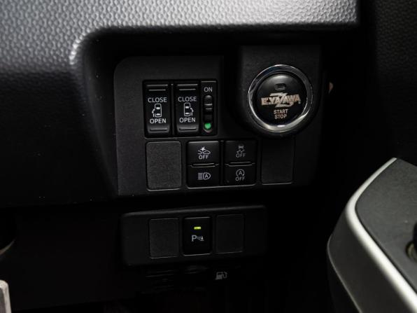 Toyota Roomy I с пробегом 2019 года, цена 1 330 000 рублей, 153151 км, микровэн, Автокод Объявления
