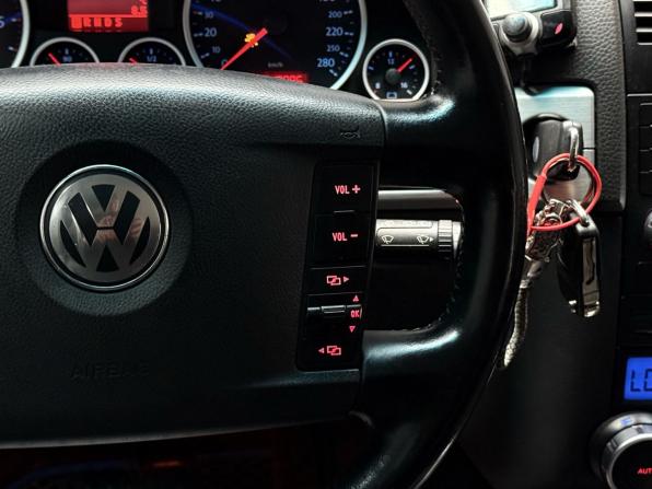 Volkswagen Touareg I Рестайлинг с пробегом 2007 года, цена 1 299 000 рублей, 310985 км, внедорожник, Автокод Объявления