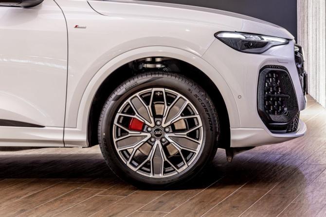 Audi Q5 III с пробегом 2026 года, цена 6 890 000 рублей, 10 км, внедорожник, Автокод Объявления