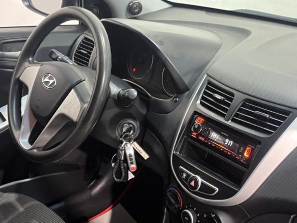 Hyundai Solaris I с пробегом 2013 года, цена 681 000 рублей, 239230 км, хэтчбек, Автокод Объявления