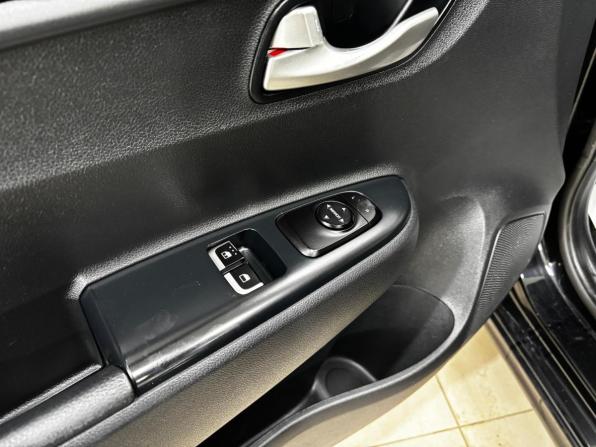Kia Rio IV Рестайлинг с пробегом 2021 года, цена 1 690 000 рублей, 55874 км, седан, Автокод Объявления