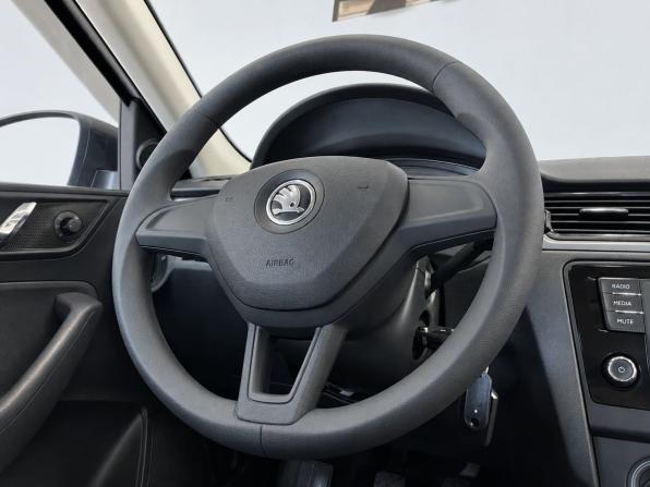Skoda Rapid I с пробегом 2016 года, цена 1 229 000 рублей, 138000 км, лифтбек, Автокод Объявления