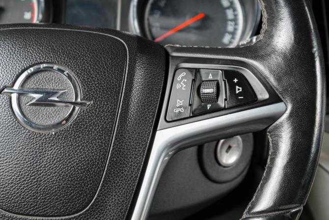 Opel Astra J Рестайлинг с пробегом 2013 года, цена 969 000 рублей, 66000 км, хэтчбек, Автокод Объявления
