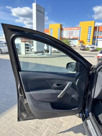 Renault Sandero II Рестайлинг с пробегом 2019 года, цена 1 050 000 рублей, 126040 км, хэтчбек, Автокод Объявления
