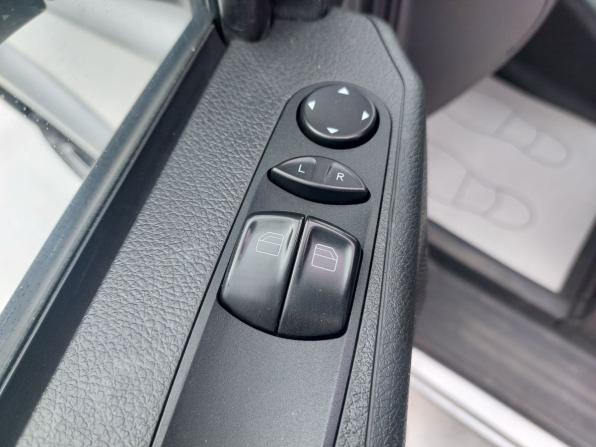 Mercedes-Benz Vito II (W639) Рестайлинг с пробегом 2013 года, цена 2 100 000 рублей, 235000 км, минивэн, Автокод Объявления