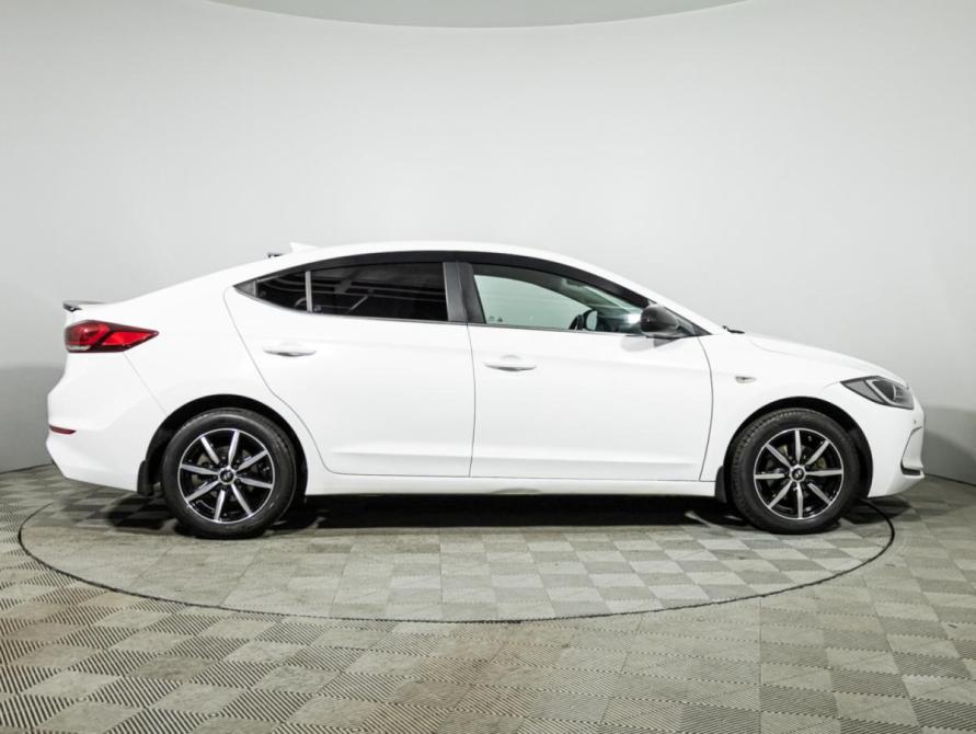 Hyundai Elantra VI (AD) Санкт-Петербург  - изображение 4