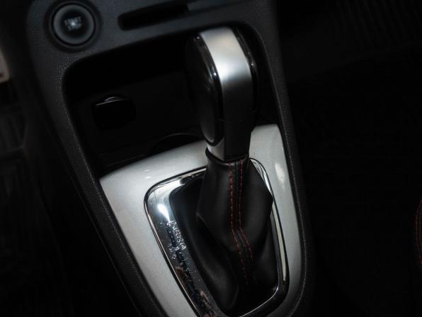 Renault Kaptur I с пробегом 2018 года, цена 1 198 000 рублей, 162995 км, внедорожник, Автокод Объявления