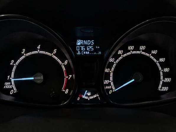 Ford Fiesta Mk6 Рестайлинг с пробегом 2015 года, цена 845 000 рублей, 76119 км, седан, Автокод Объявления