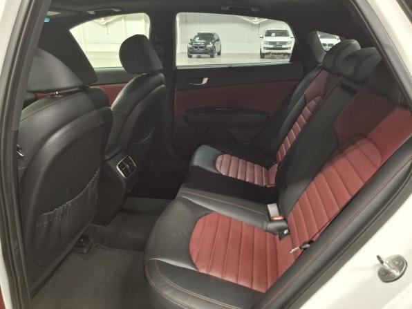 Kia Optima IV Рестайлинг с пробегом 2018 года, цена 2 010 000 рублей, 178723 км, седан, Автокод Объявления