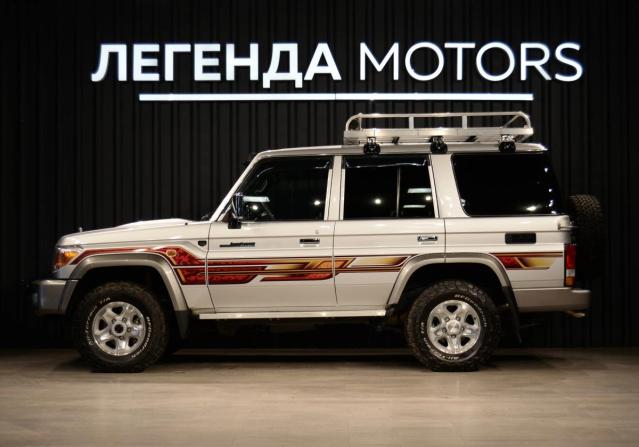 Toyota Land Cruiser 70 Series Рестайлинг 1 с пробегом 2015 года, цена 9 450 000 рублей, 2059 км, внедорожник, Автокод Объявления