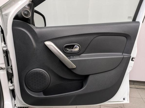 Renault Sandero II Рестайлинг с пробегом 2021 года, цена 1 250 000 рублей, 118222 км, хэтчбек, Автокод Объявления