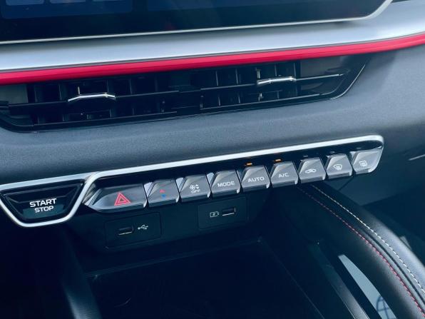 Geely Coolray I Рестайлинг с пробегом 2023 года, цена 2 219 000 рублей, 8860 км, внедорожник, Автокод Объявления