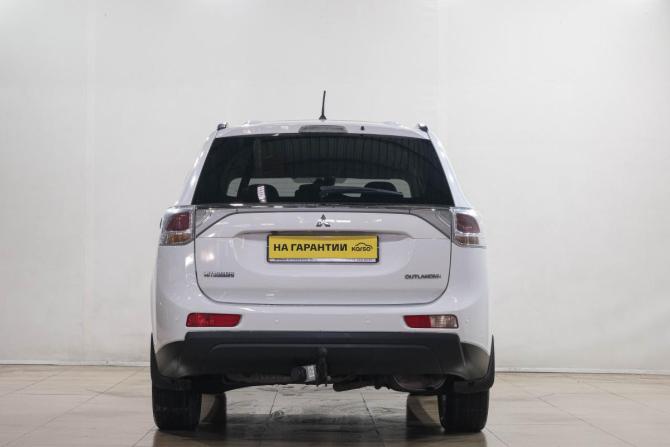 Mitsubishi Outlander III с пробегом 2013 года, цена 1 349 000 рублей, 215600 км, внедорожник, Автокод Объявления