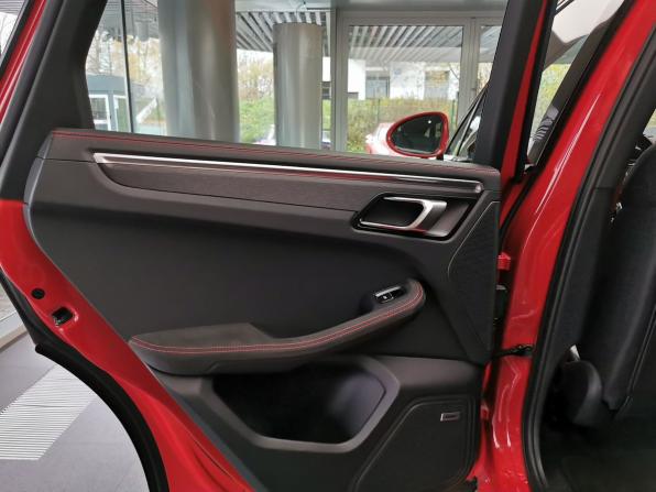 Porsche Macan I Рестайлинг с пробегом 2021 года, цена 7 750 000 рублей, 50878 км, внедорожник, Автокод Объявления
