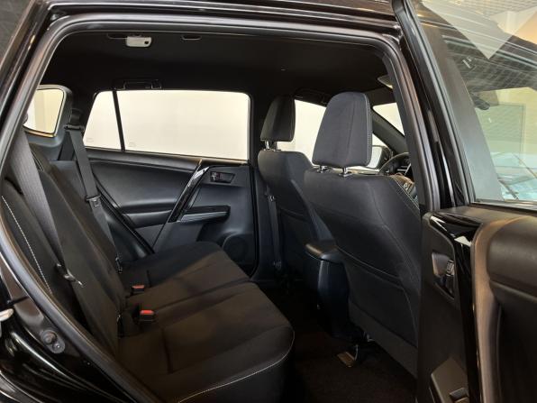 Toyota RAV4 IV (XA40) Рестайлинг с пробегом 2019 года, цена 2 794 300 рублей, 124640 км, внедорожник, Автокод Объявления