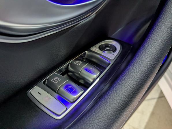 Mercedes-Benz E-Класс V (W213 S213 C238) Рестайлинг с пробегом 2022 года, цена 5 785 500 рублей, 38809 км, седан, Автокод Объявления