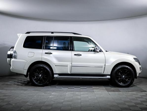 Mitsubishi Pajero IV Рестайлинг 2 с пробегом 2019 года, цена 3 803 961 рубль, 57296 км, внедорожник, Автокод Объявления