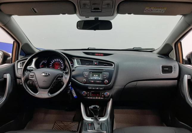 Kia Ceed II Рестайлинг с пробегом 2017 года, цена 1 039 000 рублей, 188915 км, хэтчбек, Автокод Объявления