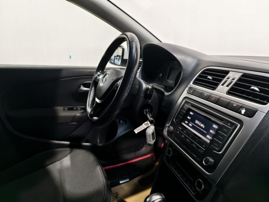 Volkswagen Polo V Рестайлинг Курск  - изображение 6