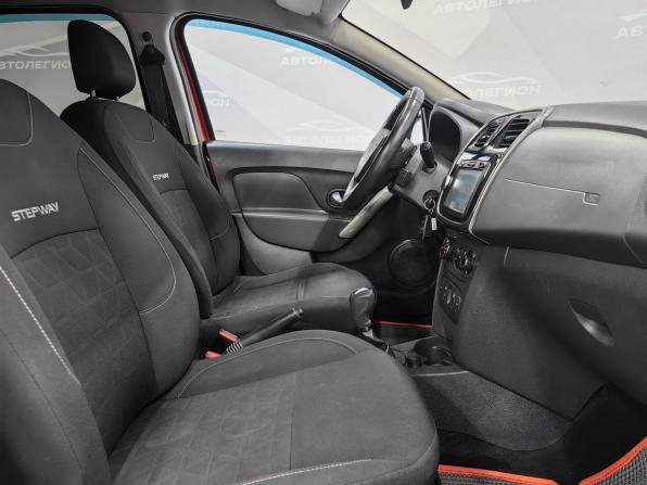 Renault Sandero II с пробегом 2015 года, цена 860 000 рублей, 178000 км, хэтчбек, Автокод Объявления