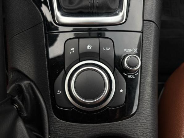 Mazda 3 III (BM) Рестайлинг с пробегом 2018 года, цена 1 760 000 рублей, 101000 км, седан, Автокод Объявления