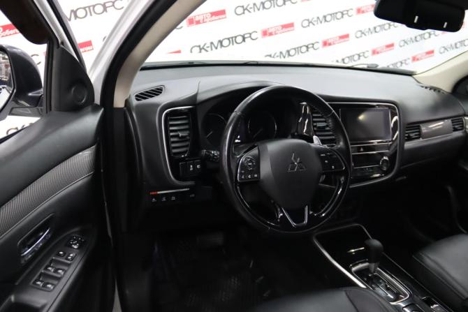 Mitsubishi Outlander III Рестайлинг 3 с пробегом 2019 года, цена 2 795 950 рублей, 116757 км, внедорожник, Автокод Объявления