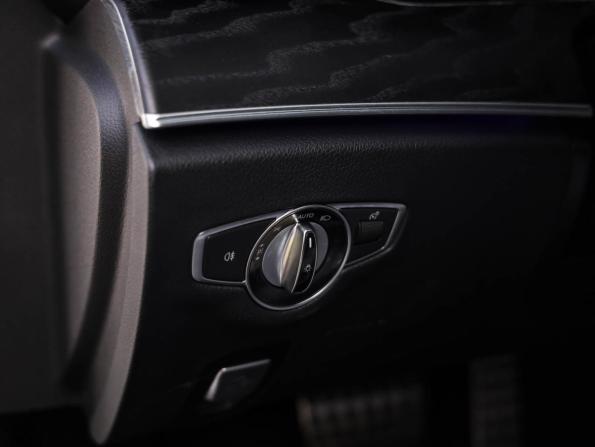 Mercedes-Benz E-Класс V (W213 S213 C238) с пробегом 2018 года, цена 3 589 000 рублей, 70010 км, седан, Автокод Объявления