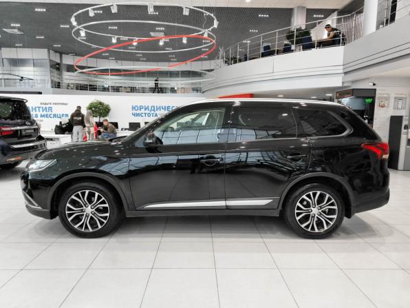 Mitsubishi Outlander III Рестайлинг 2 с пробегом 2018 года, цена 1 899 000 рублей, 118154 км, внедорожник, Автокод Объявления