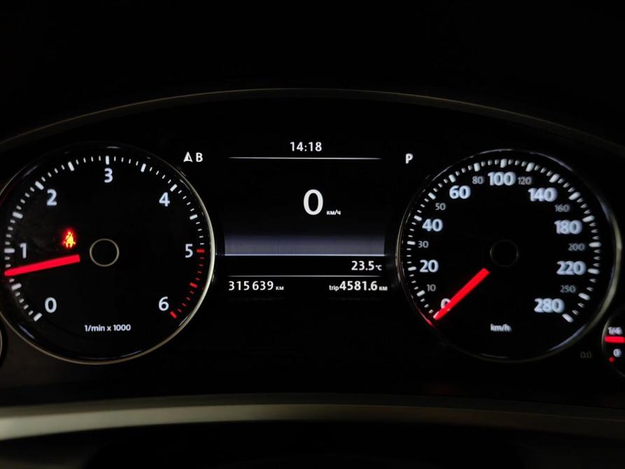 Volkswagen Touareg II Рестайлинг Москва  - изображение 18