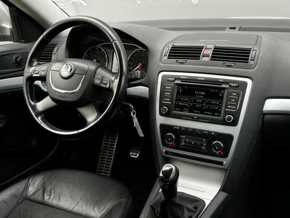 Skoda Octavia II (A5) Рестайлинг с пробегом 2011 года, цена 1 048 700 рублей, 227842 км, универсал, Автокод Объявления