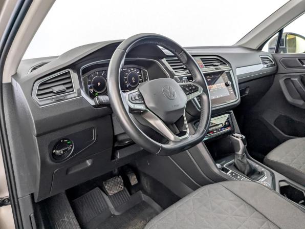 Volkswagen Tiguan II Рестайлинг с пробегом 2021 года, цена 3 100 000 рублей, 76463 км, внедорожник, Автокод Объявления