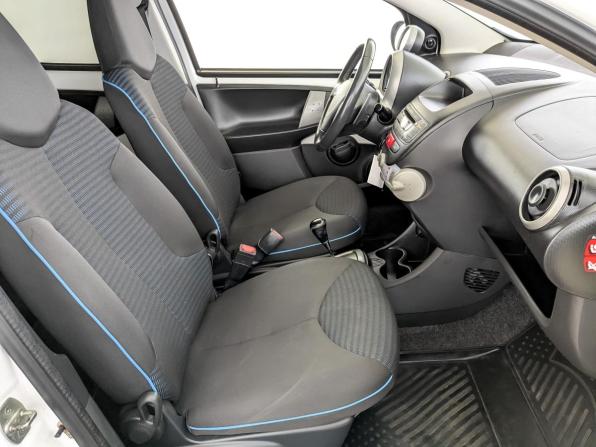 Peugeot 107 I Рестайлинг 2 с пробегом 2013 года, цена 650 000 рублей, 82869 км, хэтчбек, Автокод Объявления