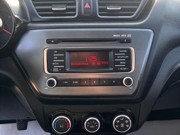 Kia Rio III Рестайлинг с пробегом 2016 года, цена 842 000 рублей, 162460 км, хэтчбек, Автокод Объявления