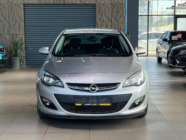 Opel Astra J Рестайлинг с пробегом 2012 года, цена 1 120 000 рублей, 103434 км, хэтчбек, Автокод Объявления