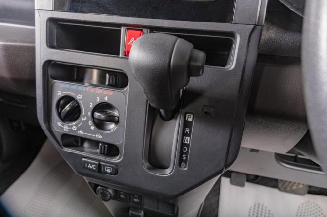 Toyota Roomy I Рестайлинг с пробегом 2021 года, цена 1 259 000 рублей, 31100 км, микровэн, Автокод Объявления