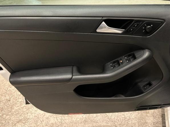 Volkswagen Jetta VI Рестайлинг с пробегом 2014 года, цена 749 000 рублей, 267000 км, седан, Автокод Объявления