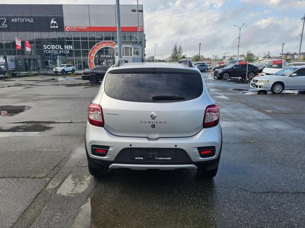 Renault Sandero II Рестайлинг с пробегом 2018 года, цена 944 995 рублей, 156238 км, хэтчбек, Автокод Объявления