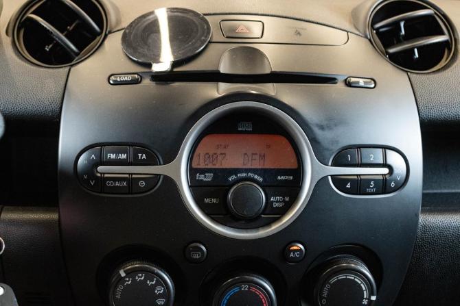 Mazda 2 II (DE) с пробегом 2008 года, цена 529 000 рублей, 217931 км, хэтчбек, Автокод Объявления
