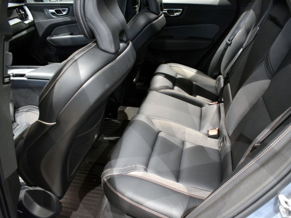 Volvo XC60 II Рестайлинг с пробегом 2021 года, цена 5 249 000 рублей, 64437 км, offers.body_type.unknown, Автокод Объявления